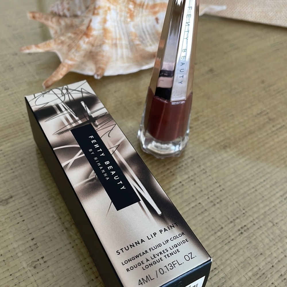 Fenty Beauty by Rihanna Stunna Lip Paint Longwear Fluid Lip Color - Unveil